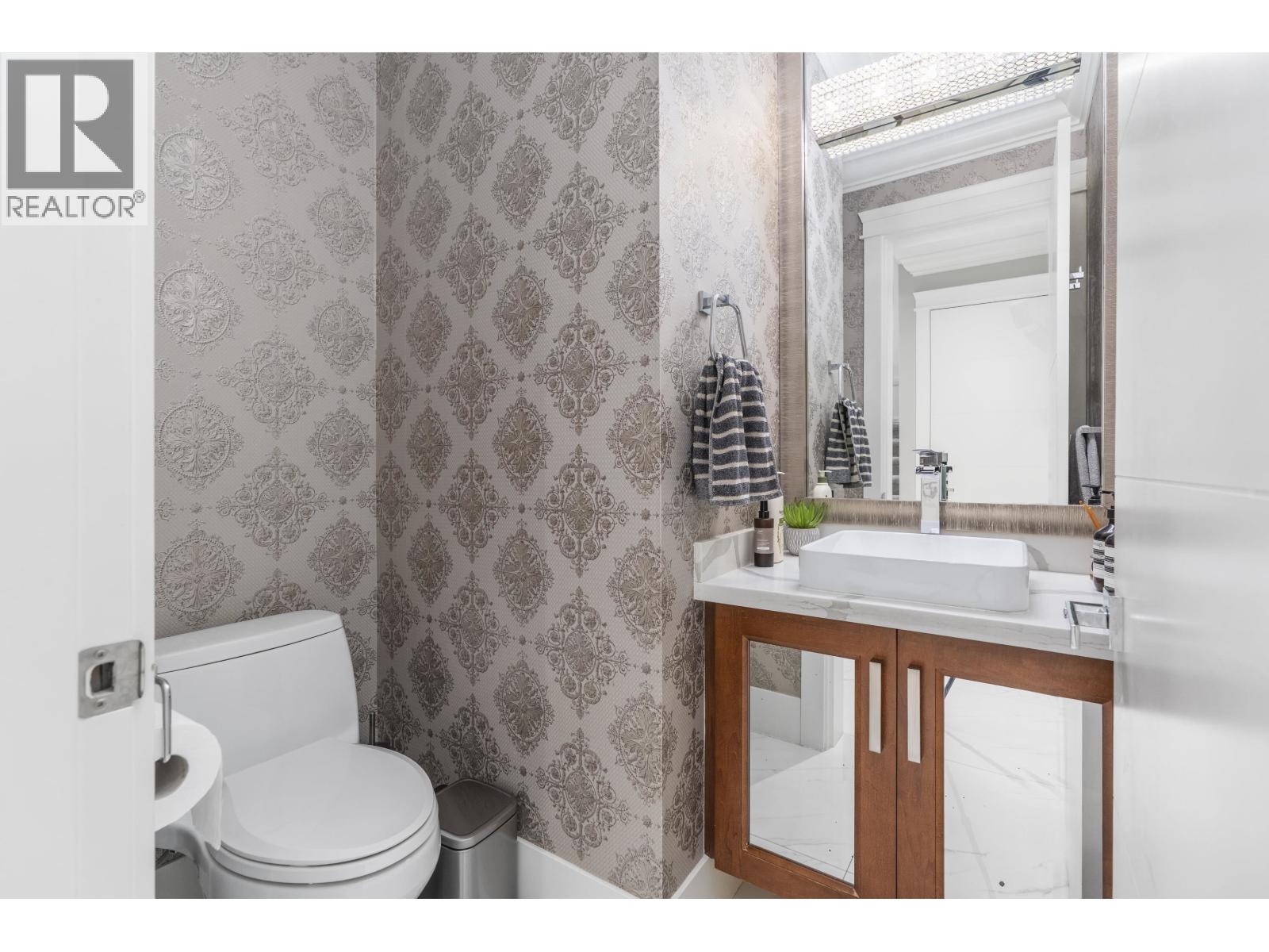 8780 ROSEMARY Avenue, Richmond