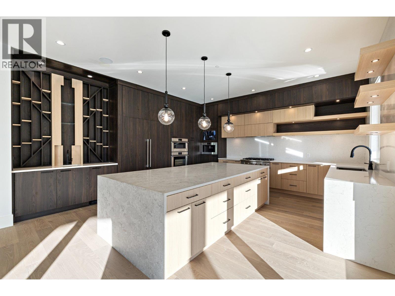 2216 WINDSAIL PLACE, Squamish