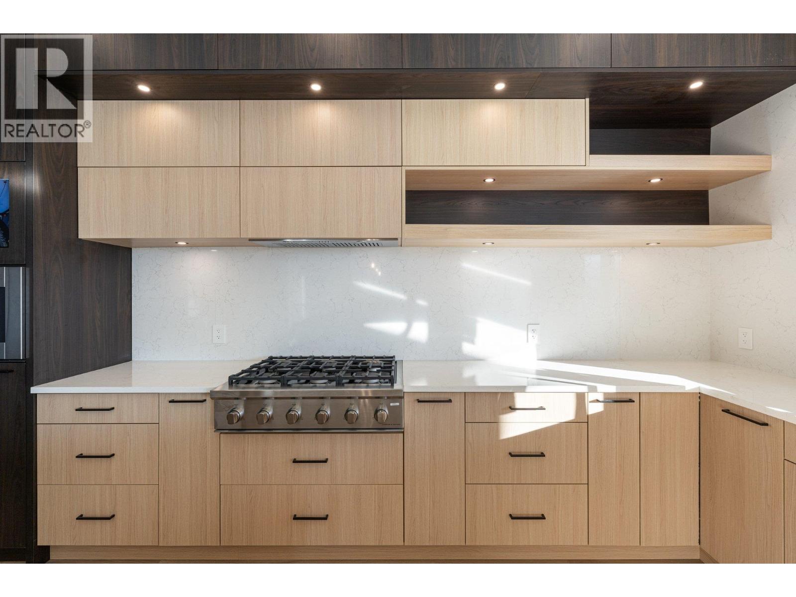 2216 WINDSAIL PLACE, Squamish