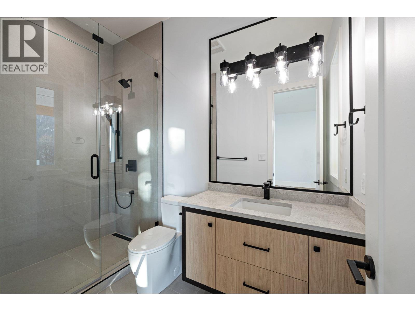 2216 WINDSAIL PLACE, Squamish