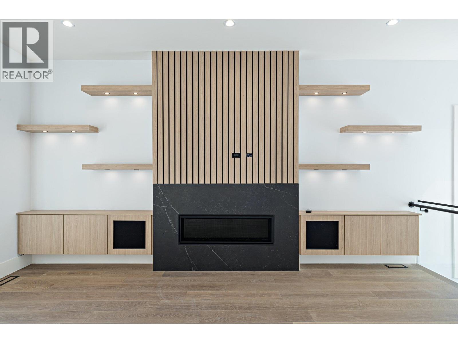 2216 WINDSAIL PLACE, Squamish