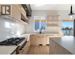 2216 Windsail Place, Squamish, BC V8B0T6 Photo 18
