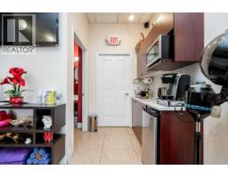 106 W Esplanade, North Vancouver, BC V7M1A2 Photo 14