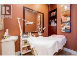 106 W Esplanade, North Vancouver, BC V7M1A2 Photo 15