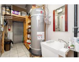 106 W Esplanade, North Vancouver, BC V7M1A2 Photo 17