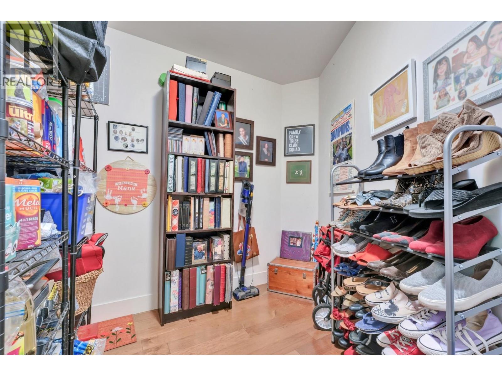 857 W 15TH STREET — photo 4