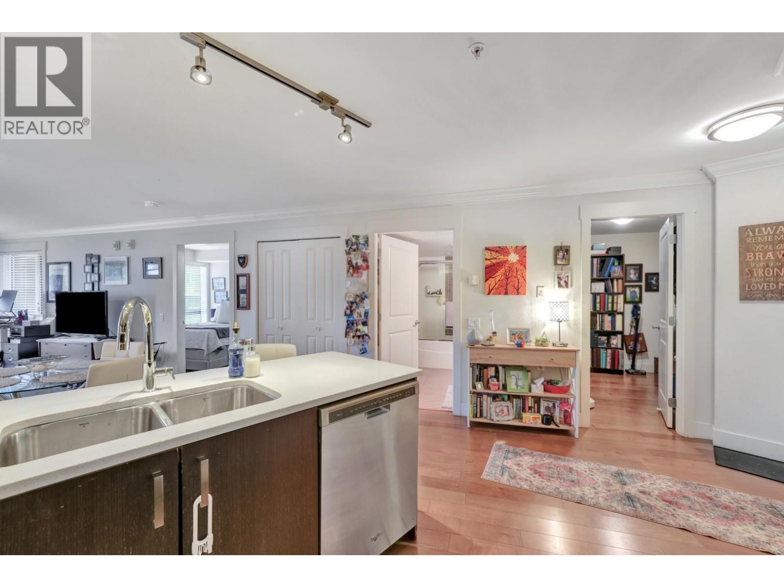 857 W 15TH STREET — photo 9