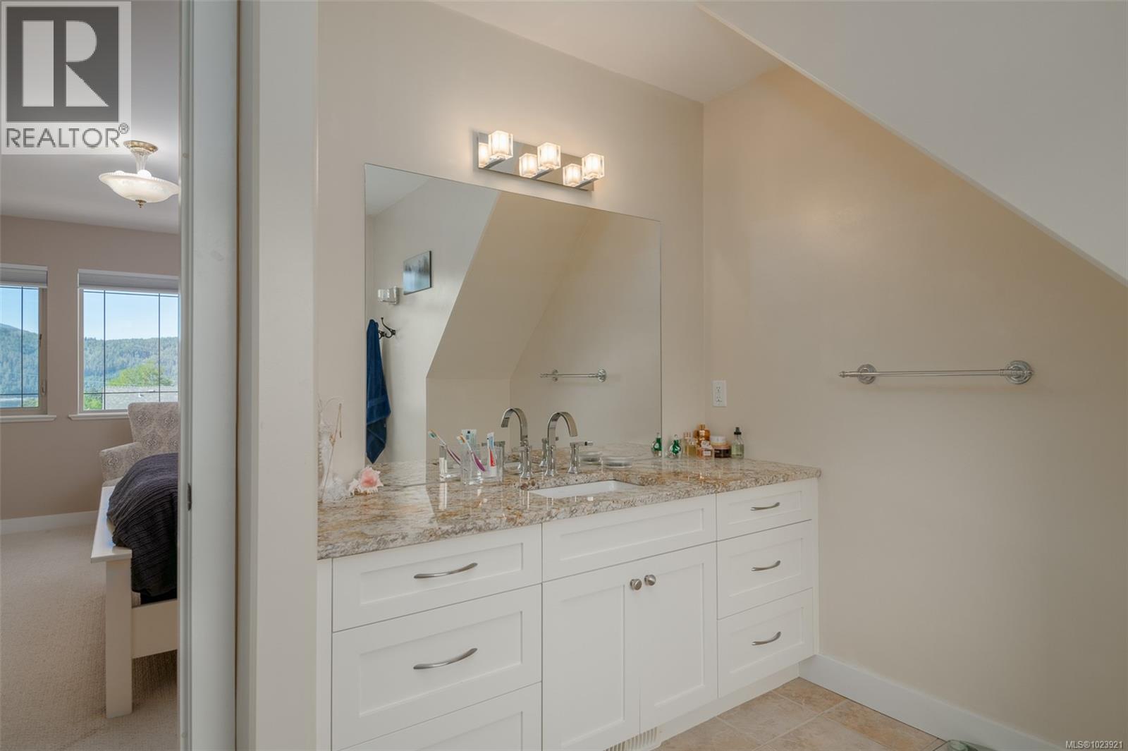 3081 6th Ave - 13