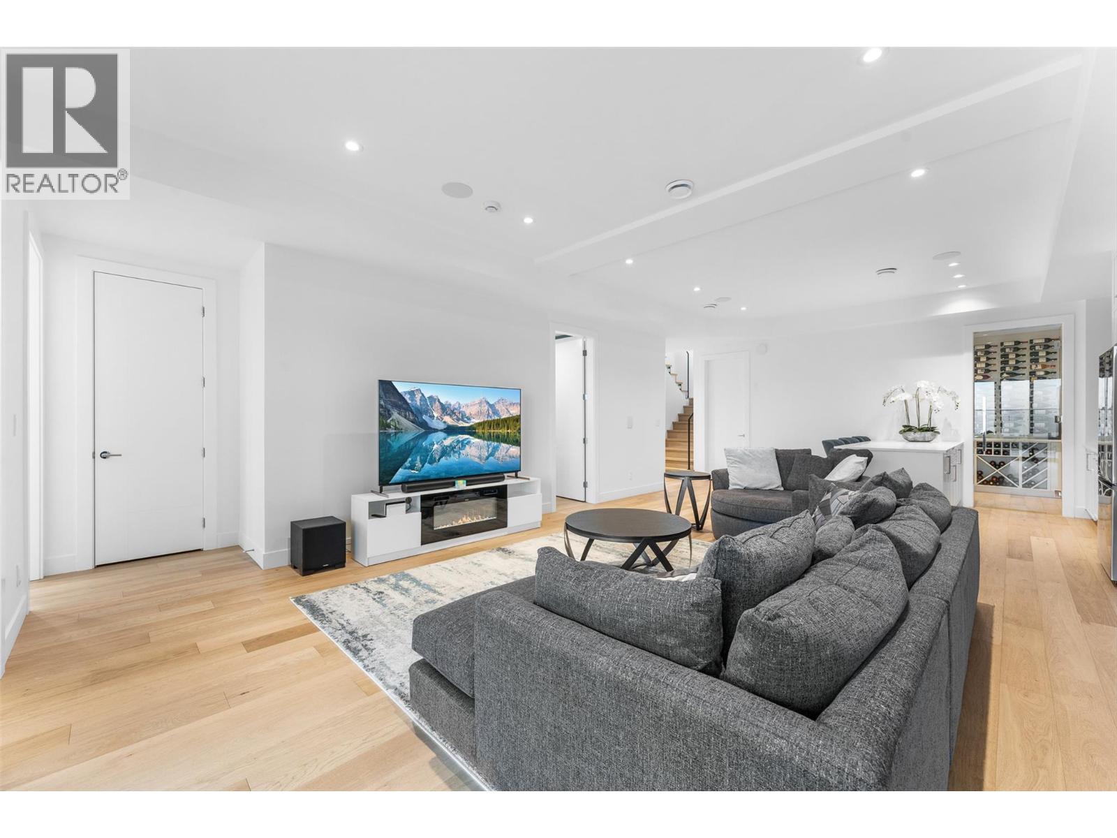  541 Clifton Court, Kelowna