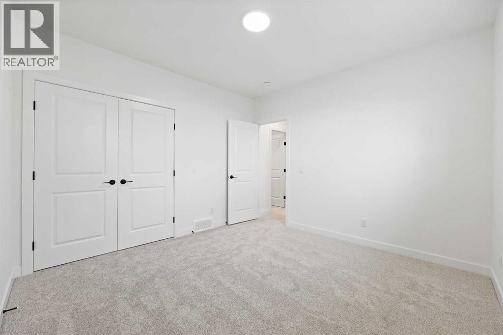 Single Family House Bungalow for Sale in  Mitchell Walk NW Glacier Ridge Calgary 