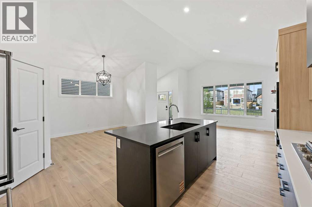 Single Family House Bungalow for Sale in  Mitchell Walk NW Glacier Ridge Calgary 