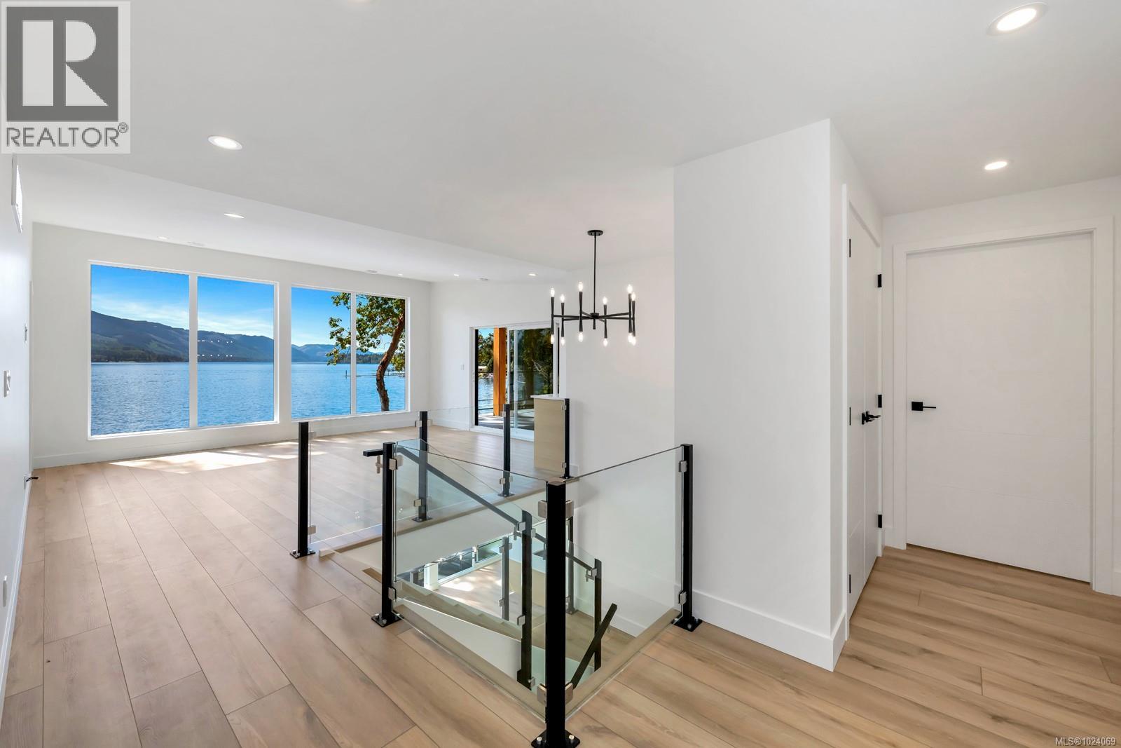 8394 Sa-Seen-Os Rd, Youbou