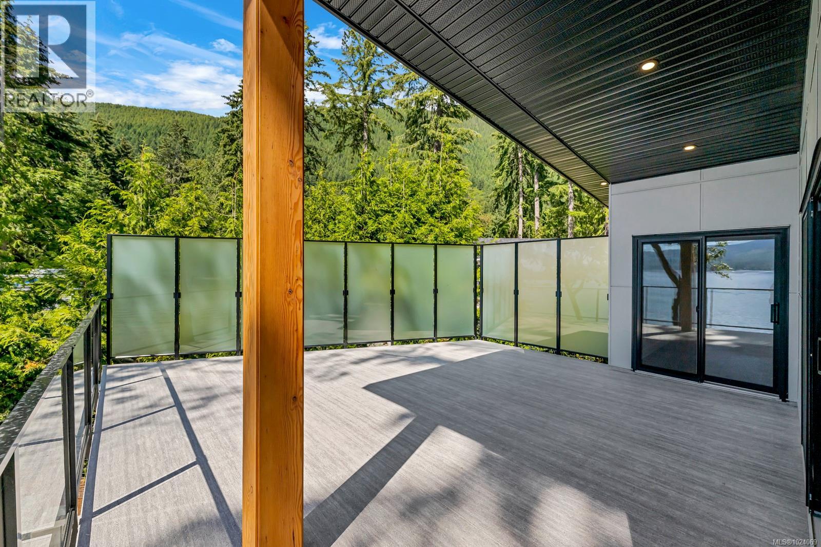 8394 Sa-Seen-Os Rd, Youbou