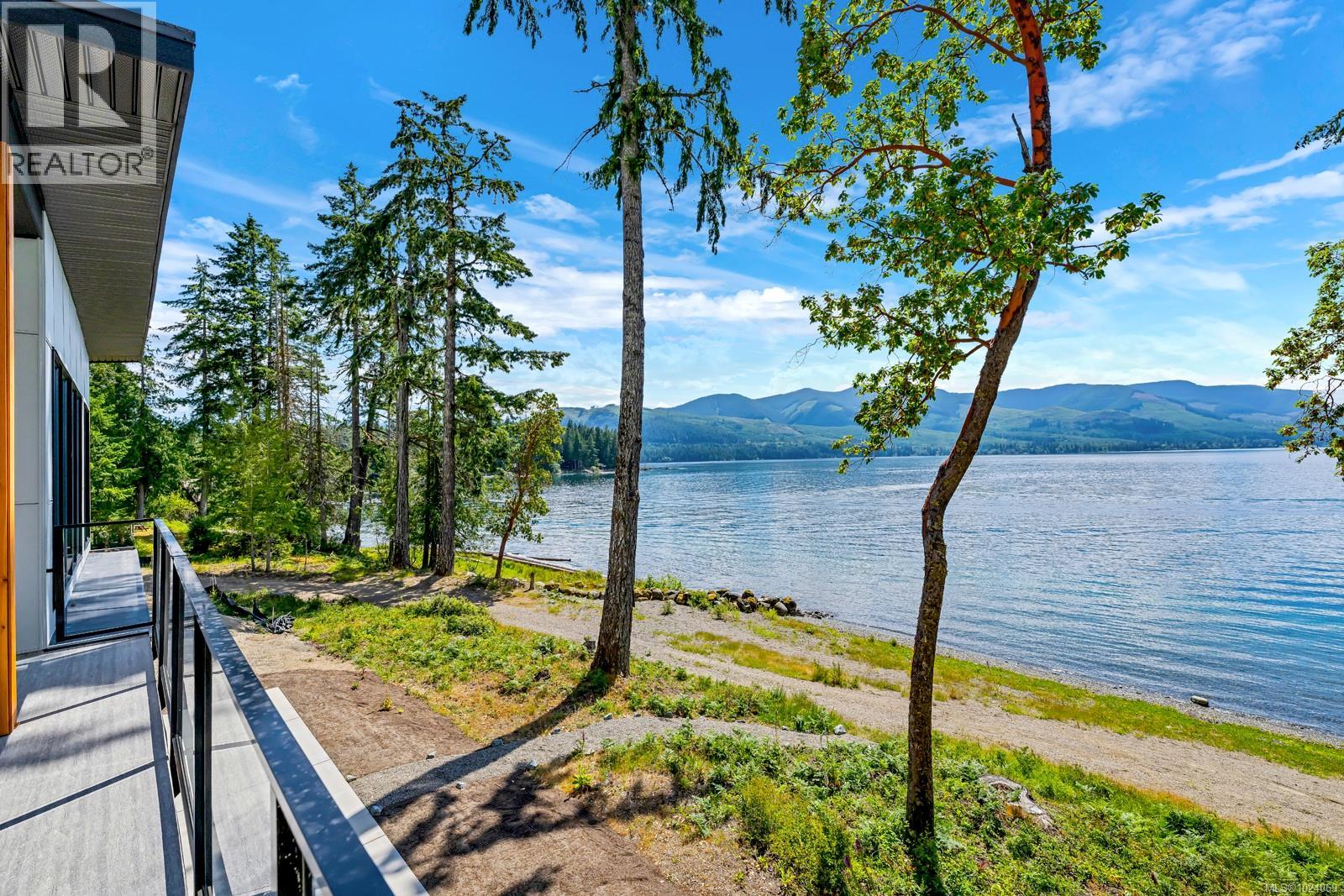 8394 Sa-Seen-Os Rd, Youbou