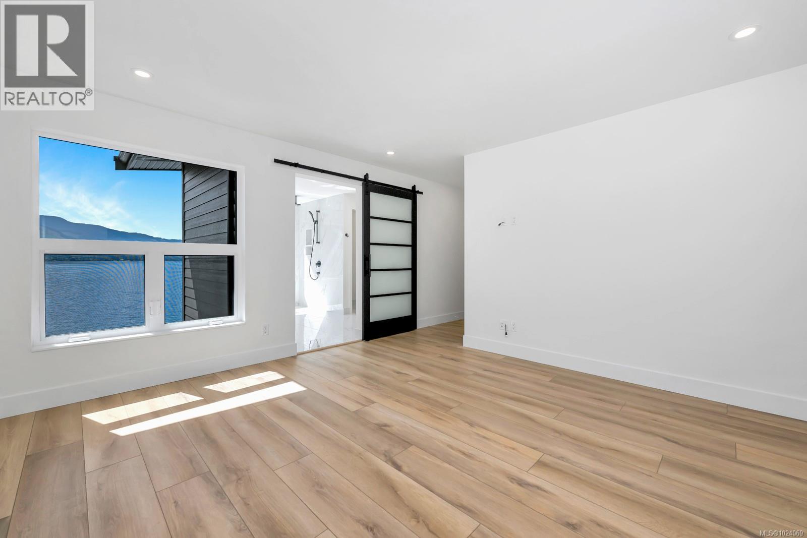 8394 Sa-Seen-Os Rd, Youbou