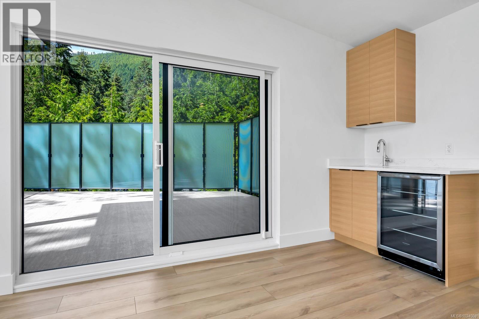 8394 Sa-Seen-Os Rd, Youbou