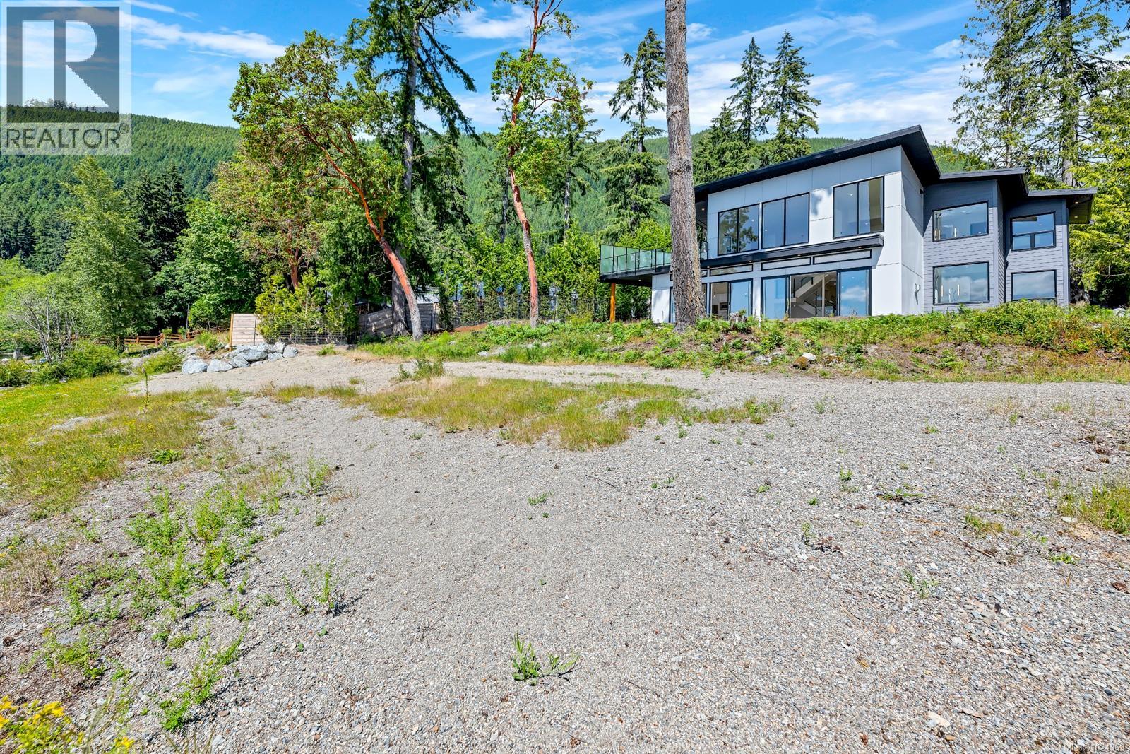 8394 Sa-Seen-Os Rd, Youbou