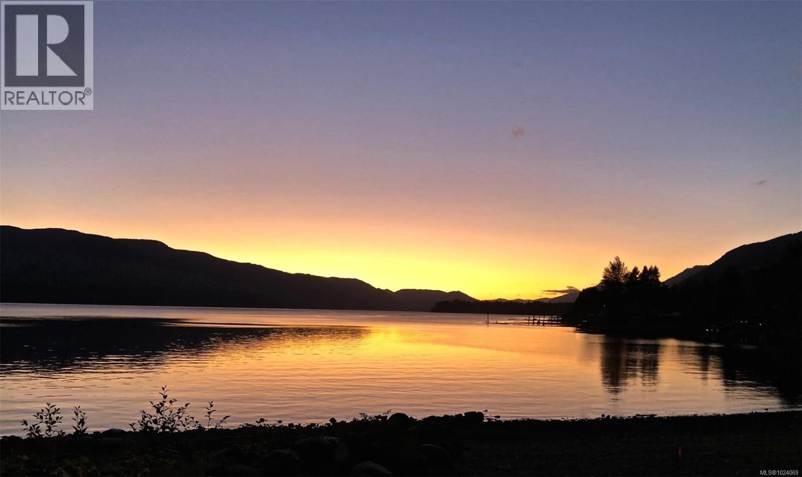 8394 Sa-Seen-Os Rd, Youbou