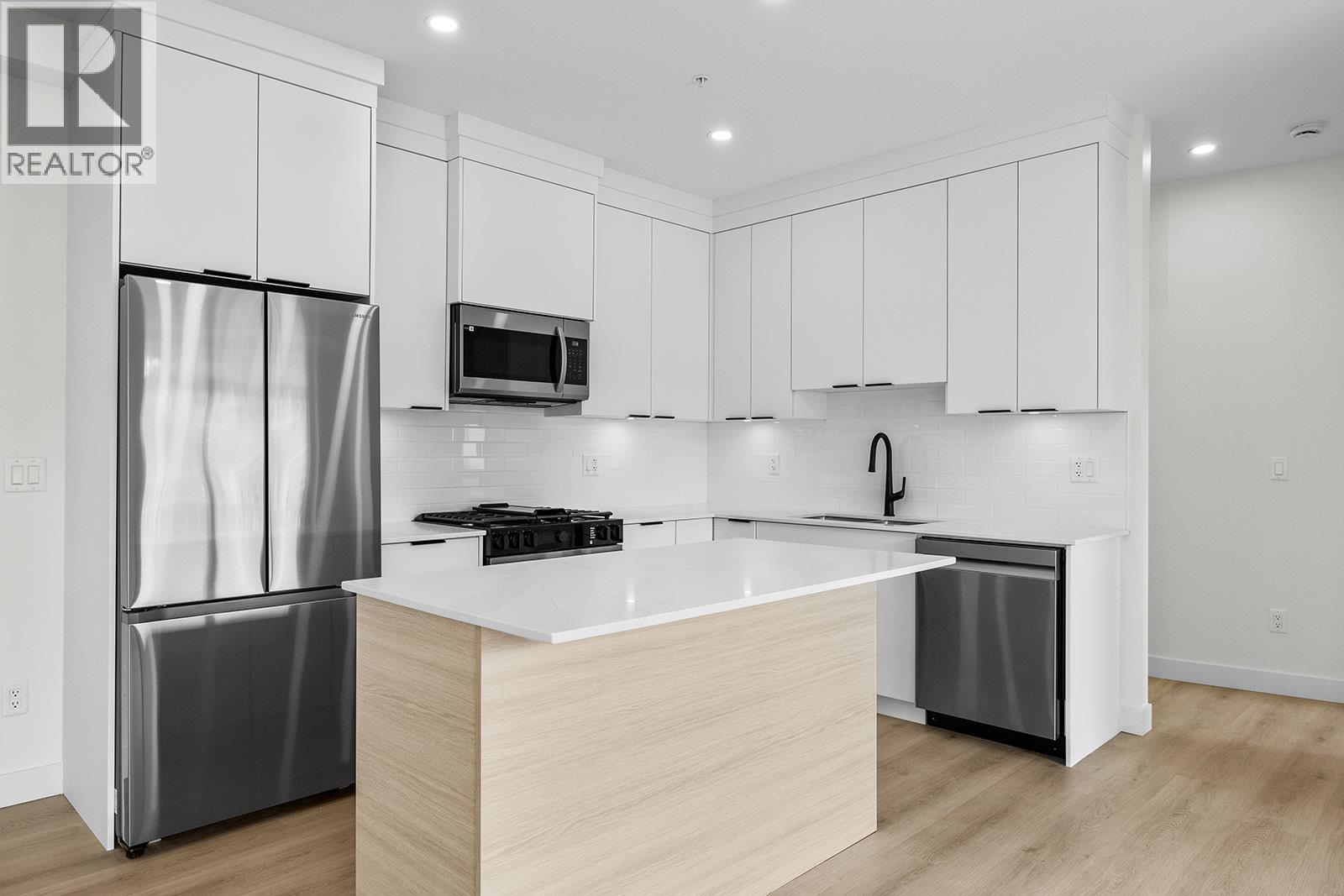 202 5300 Main Street, Kelowna