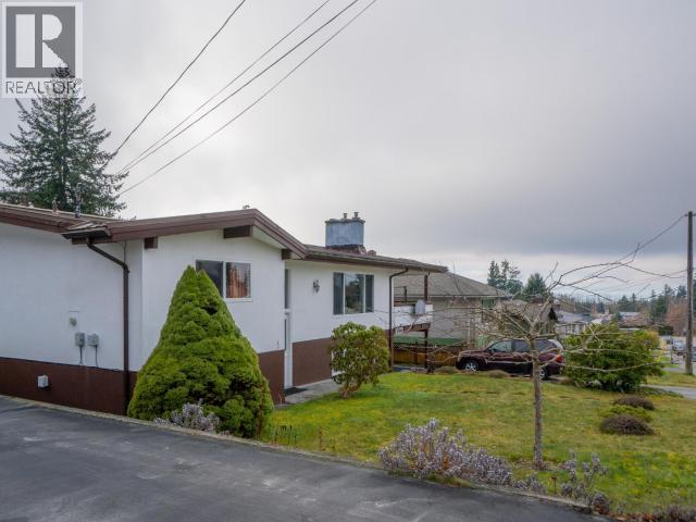 6184 COLUMBIA STREET, Powell River