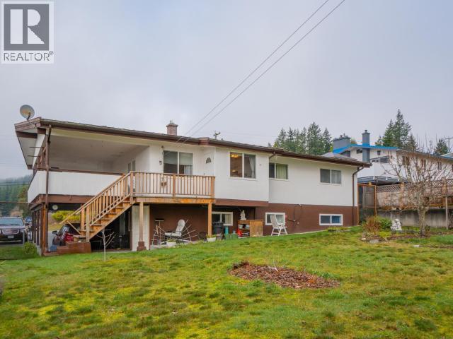 6184 COLUMBIA STREET, Powell River
