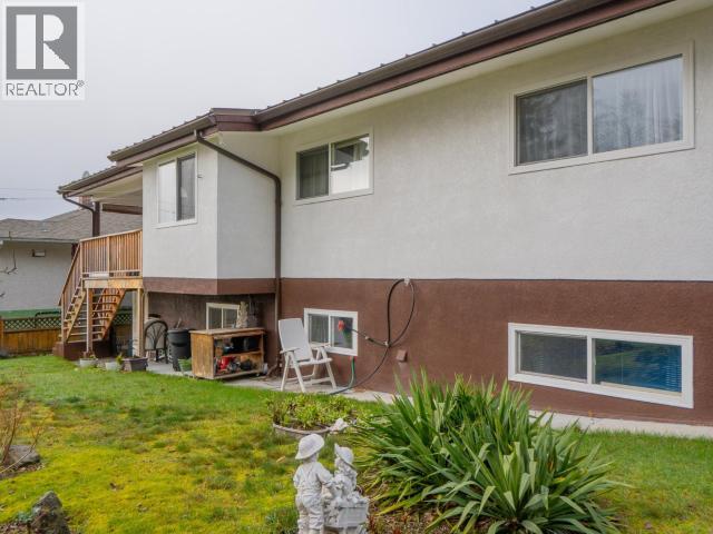 6184 COLUMBIA STREET, Powell River