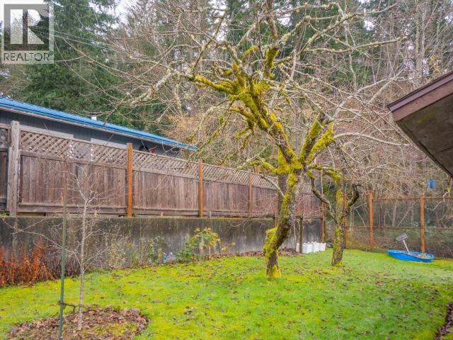 6184 COLUMBIA STREET, Powell River