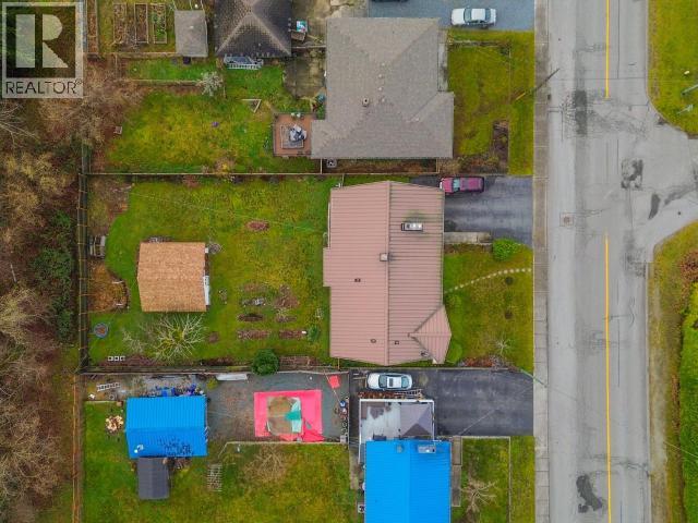 6184 COLUMBIA STREET, Powell River