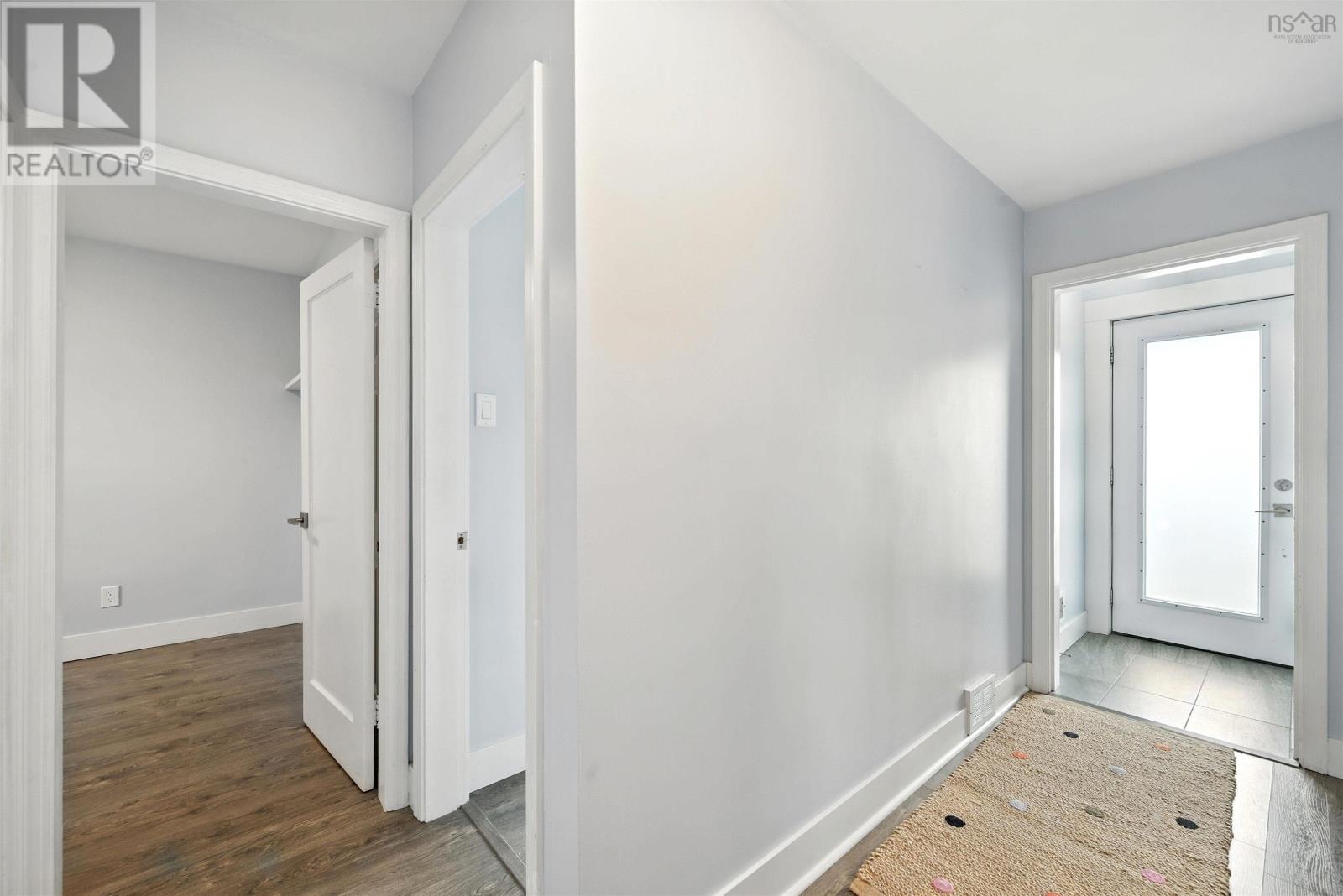 Property 21 of 38 of 81 Adelaide Avenue