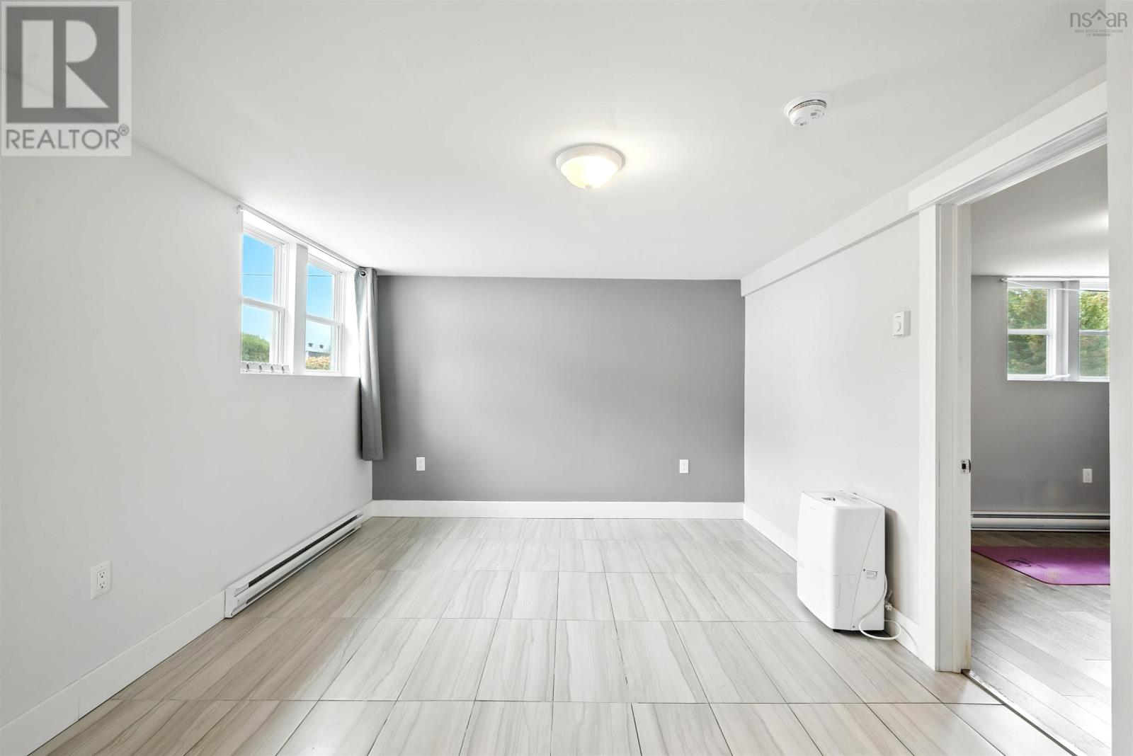 Property 28 of 38 of 81 Adelaide Avenue