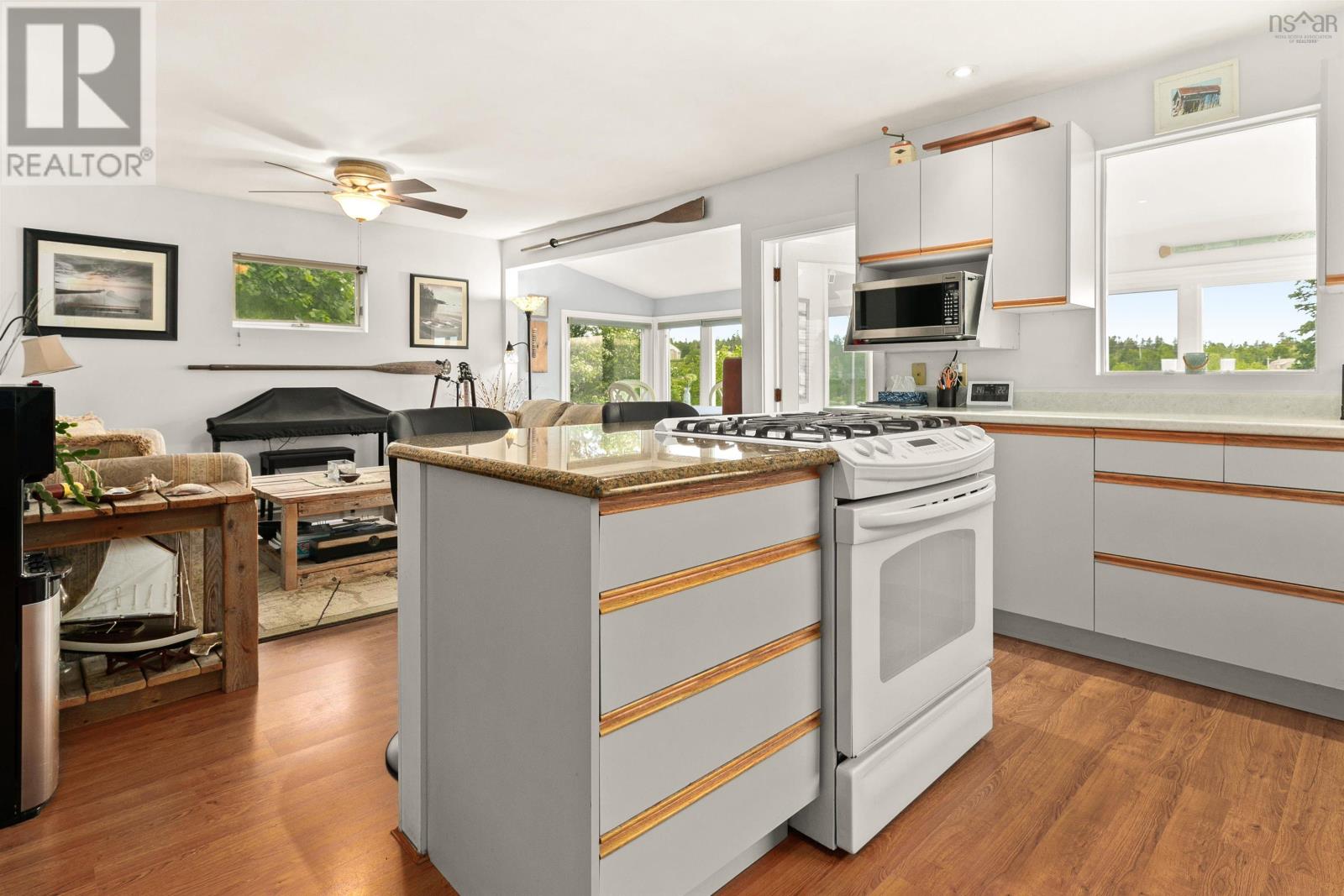 Property 35 of 49 of 54 Bayview Drive