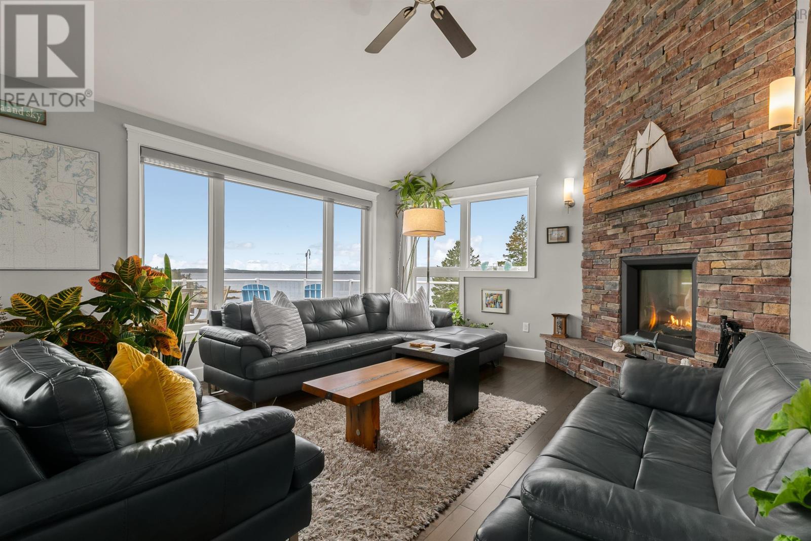 Property 7 of 49 of 54 Bayview Drive