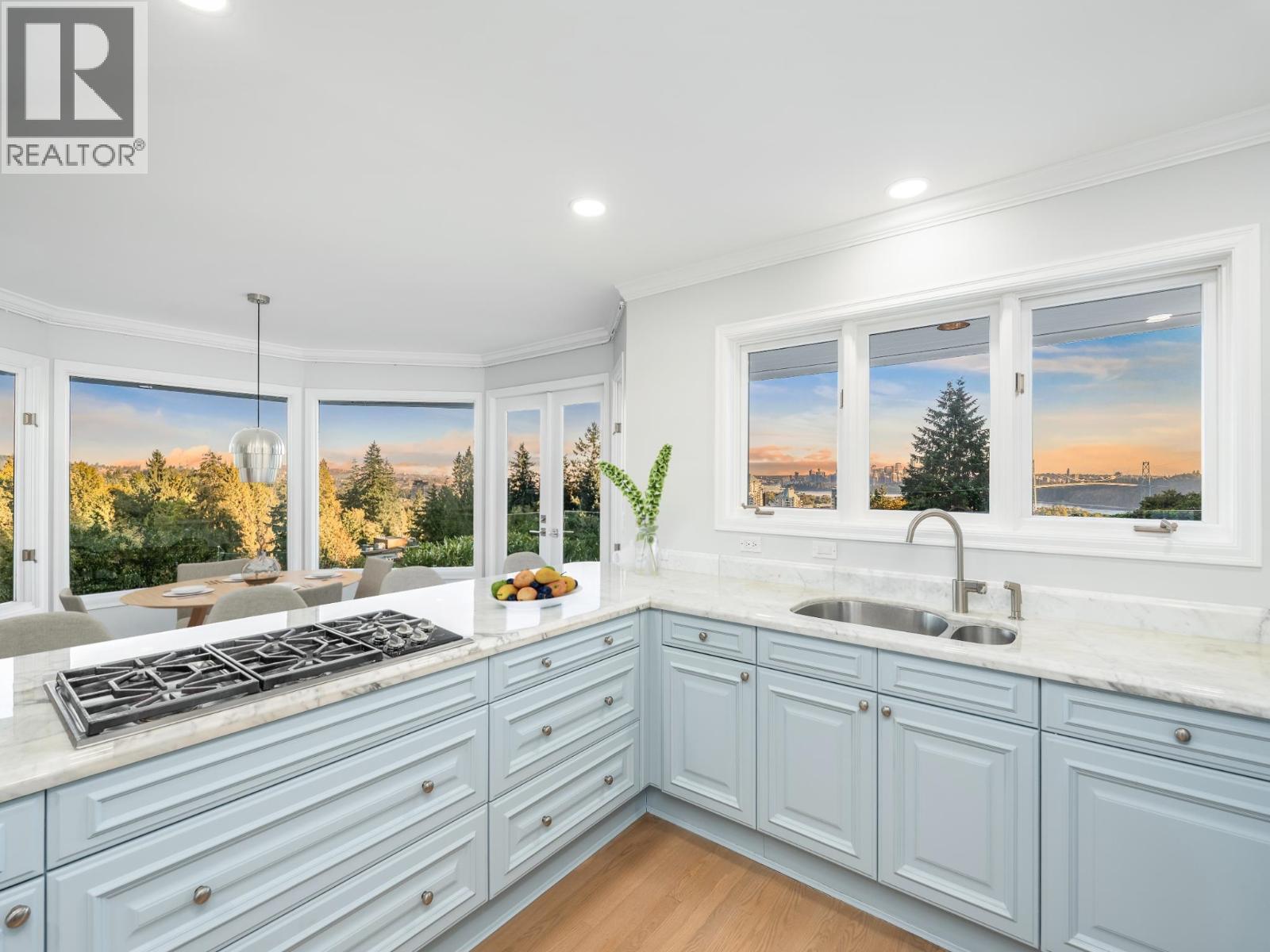 816 ANDERSON CRESCENT, West Vancouver