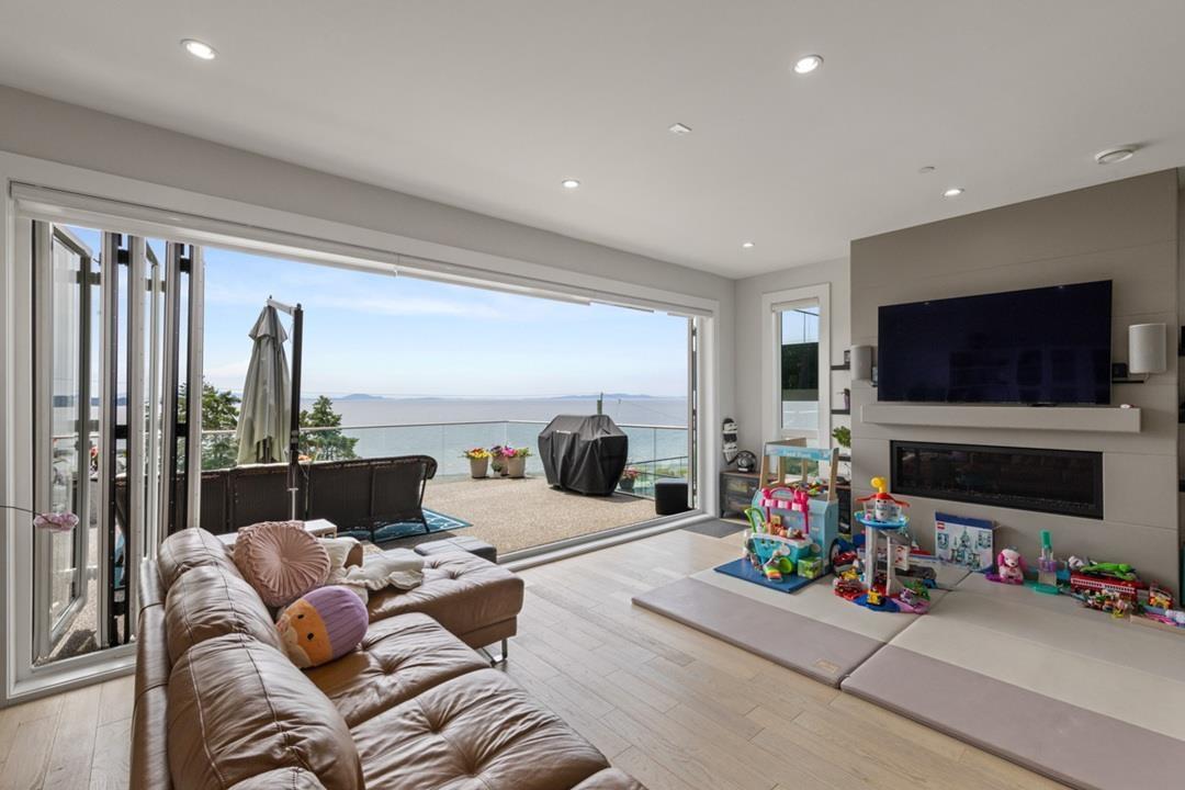 14999 BLACKWOOD LANE, White Rock