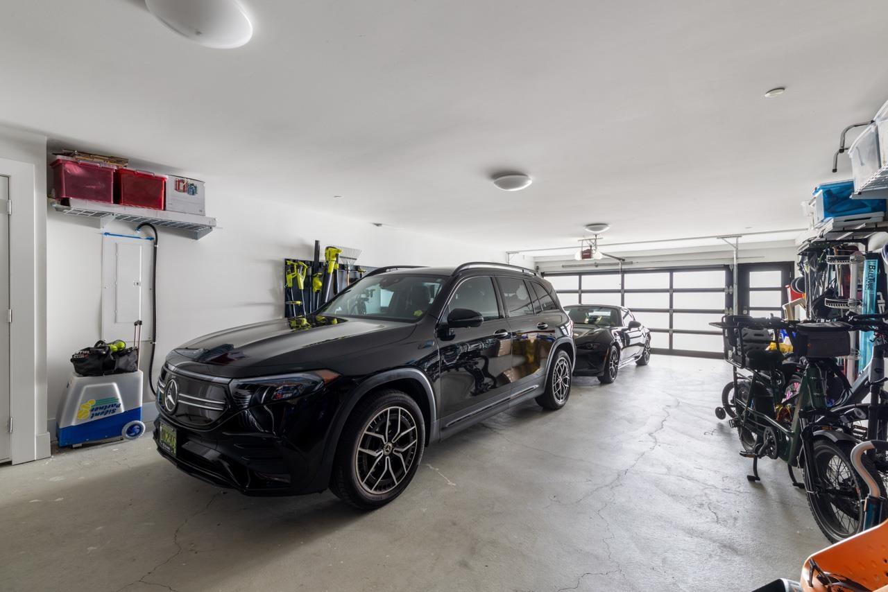 14999 BLACKWOOD LANE, White Rock