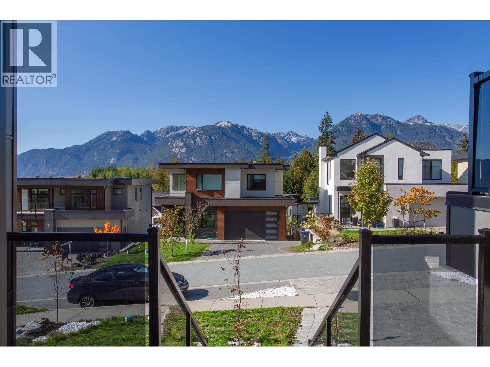 8 3385 MAMQUAM ROAD, Squamish