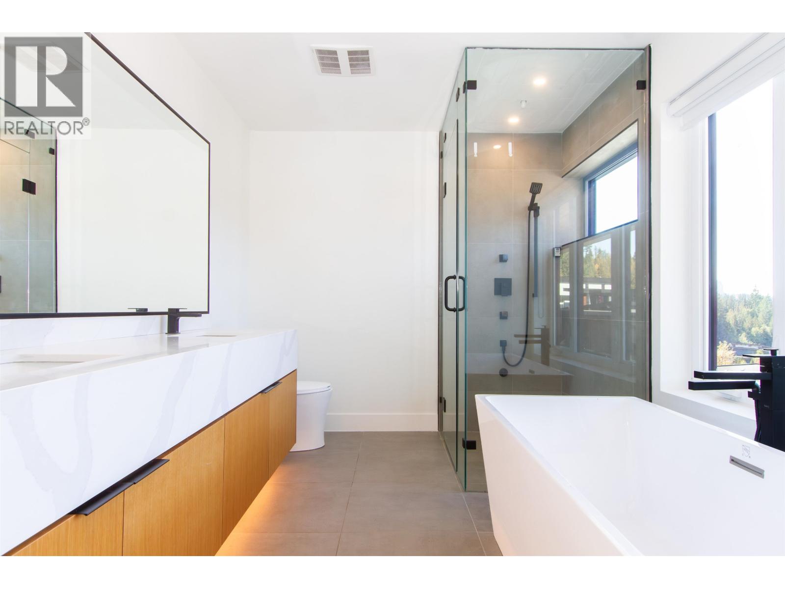 8 3385 MAMQUAM ROAD, Squamish