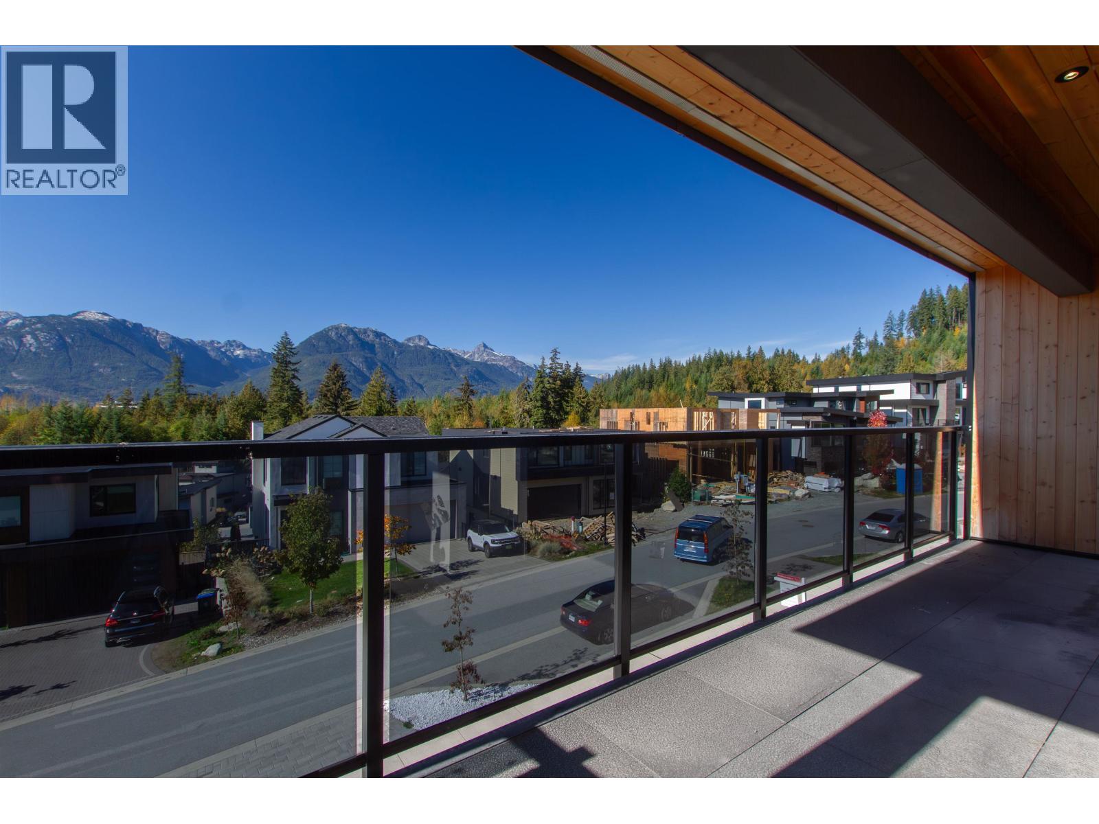 8 3385 MAMQUAM ROAD, Squamish