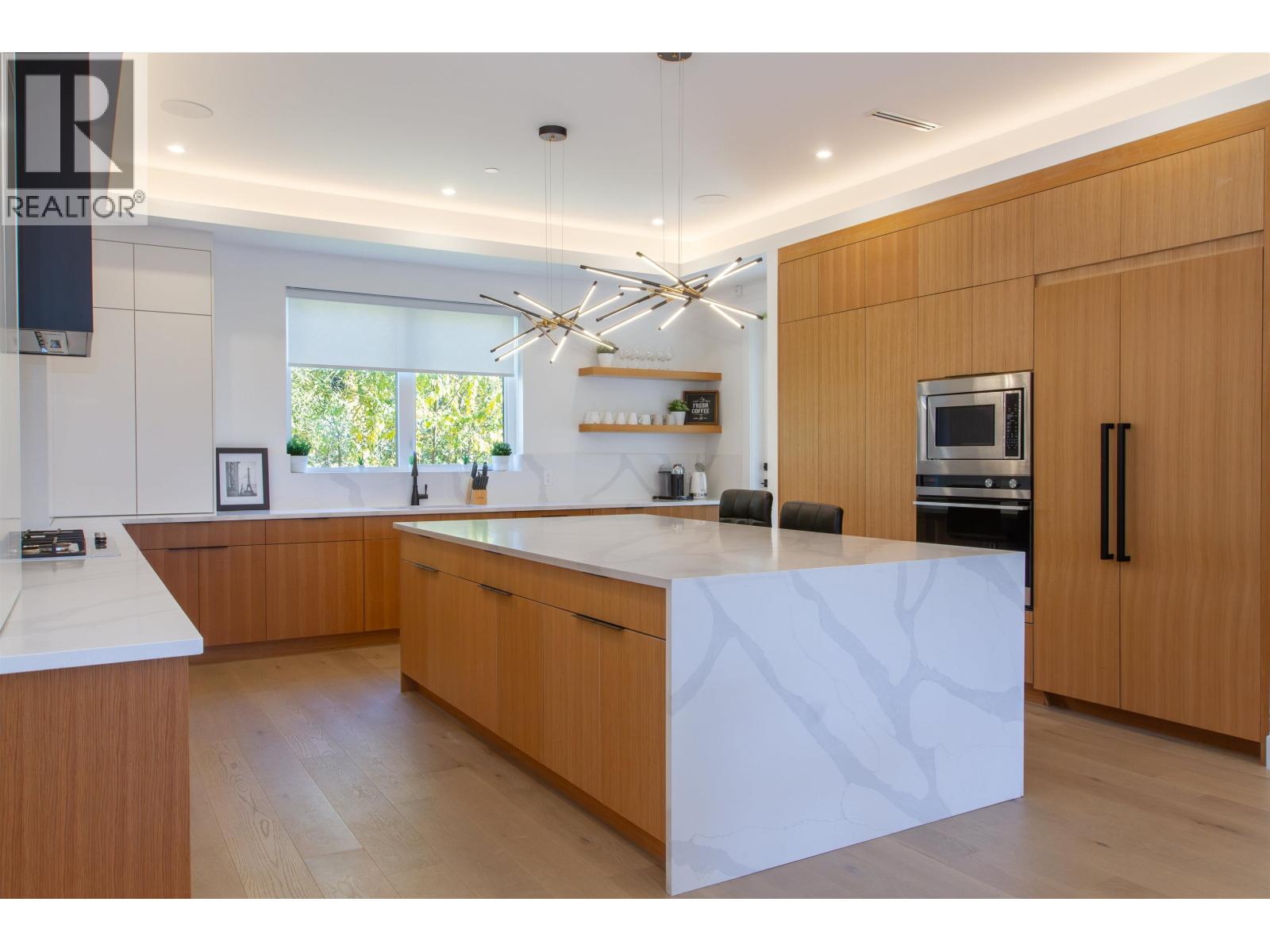 8 3385 MAMQUAM ROAD, Squamish