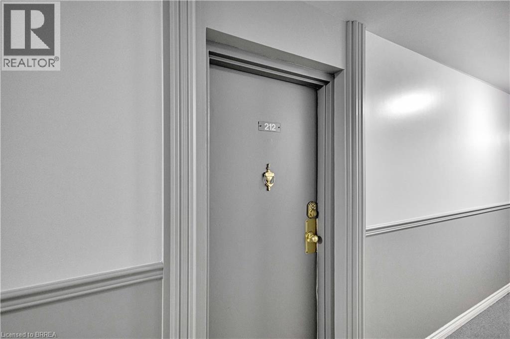 793 COLBORNE Unit 212 photo 3