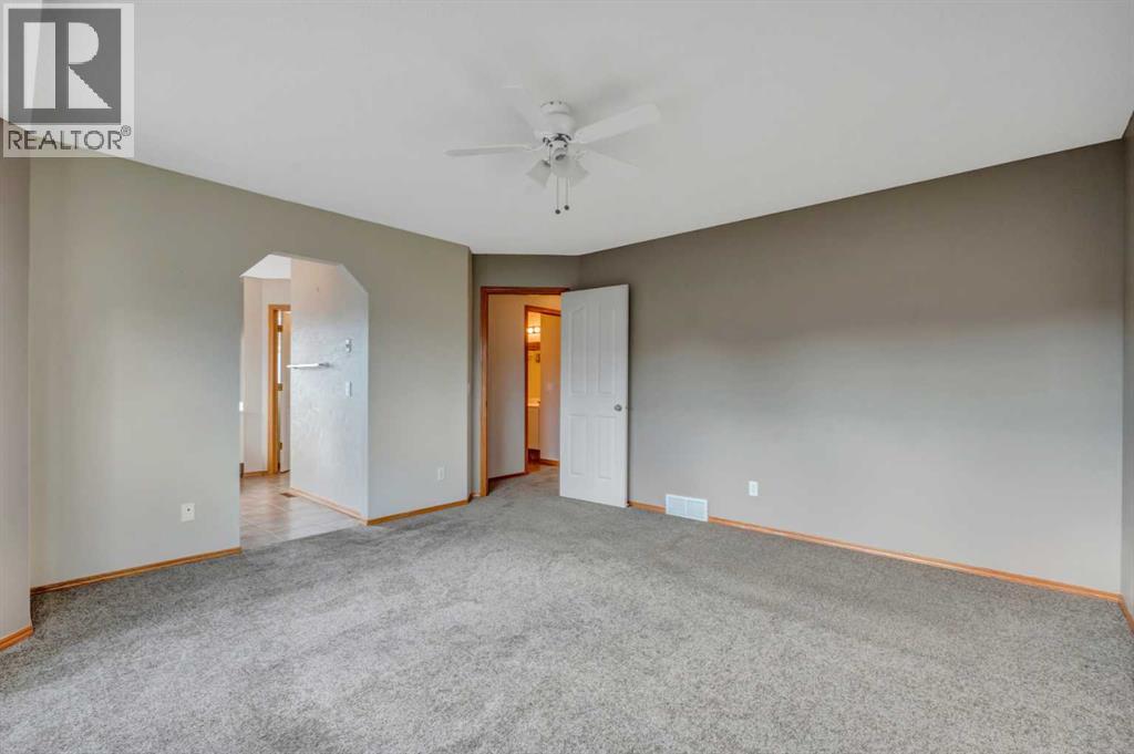 Single Family House for Sale in  Citadel Peak Mews NW Citadel Calgary 