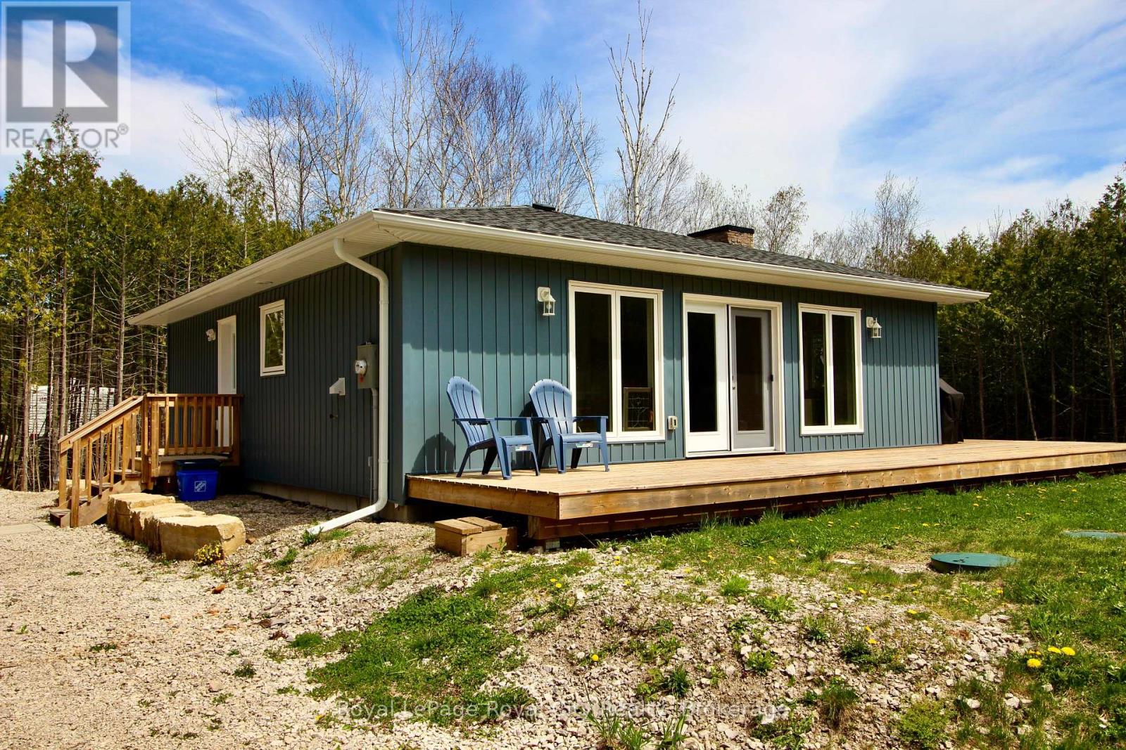 134 MAPLE GOLF CRESCENT - 2