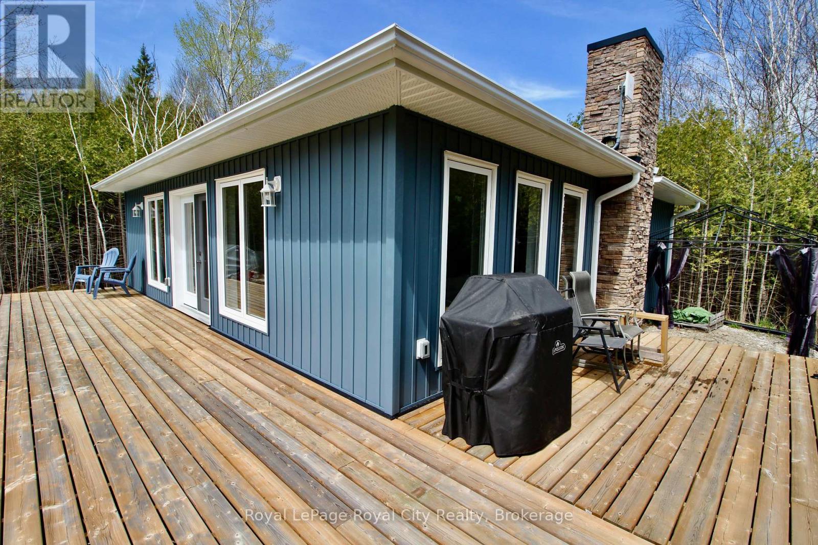 134 MAPLE GOLF CRESCENT - 24