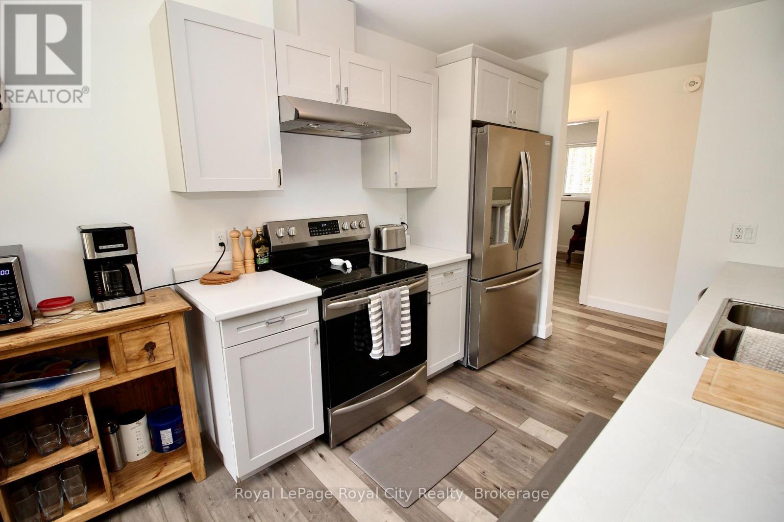 134 MAPLE GOLF CRESCENT - 9