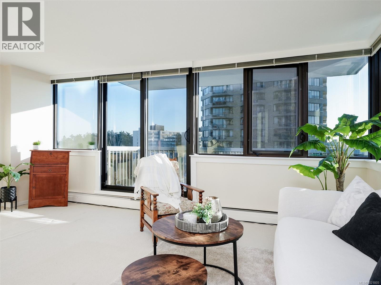 1010 647 Michigan St, Victoria