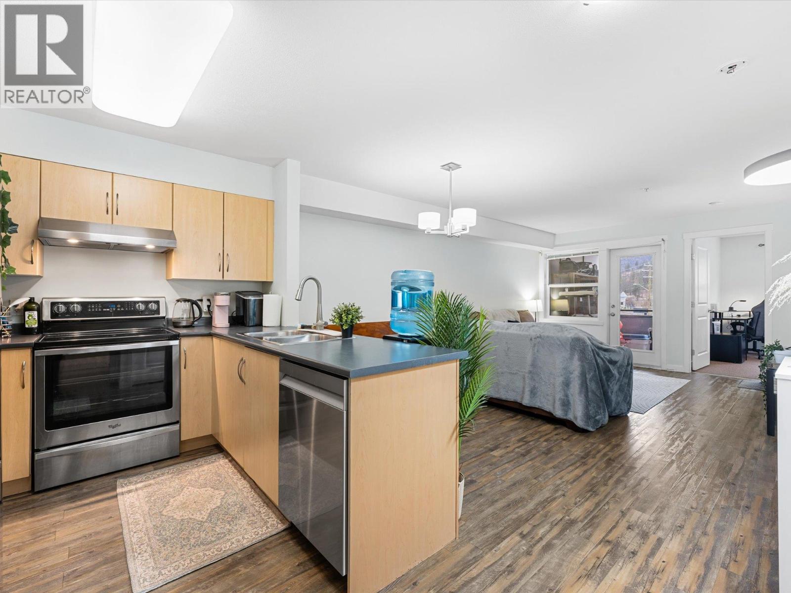 206 1479 Glenmore Road North, Kelowna