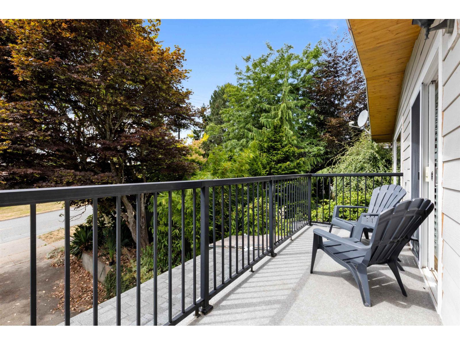 1310 PARKER STREET, White Rock