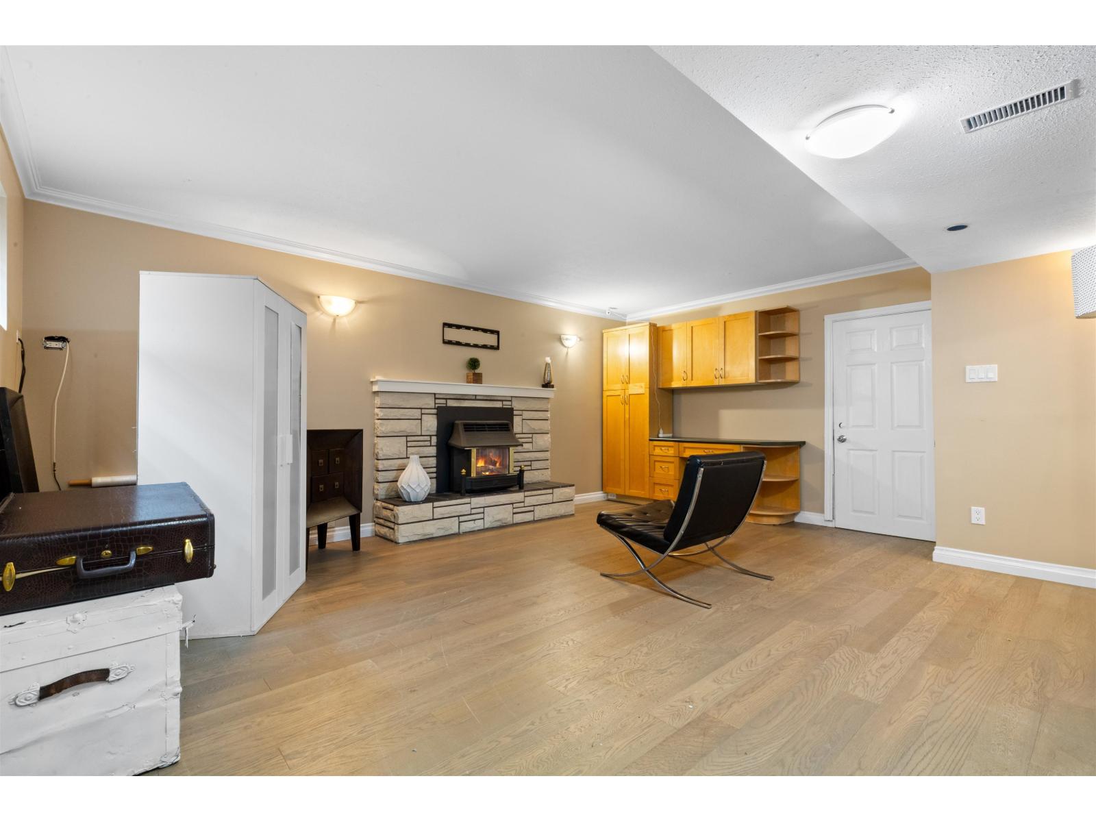 1310 PARKER STREET, White Rock