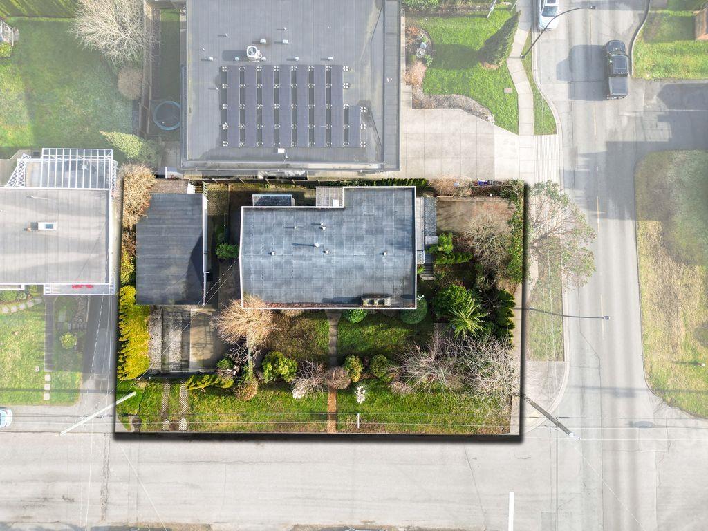 1310 PARKER STREET, White Rock