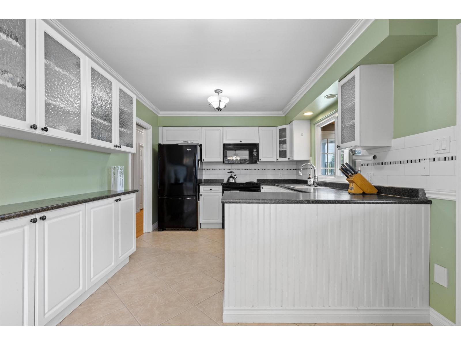 1310 PARKER STREET, White Rock